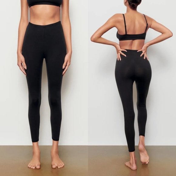 【関税込み】SKIMS ブラック Fits Everybody レギンス SKIMS | Pants & Jumpsuits | Skims Fits Everybody Legging In